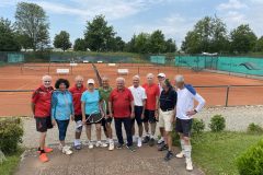 Die siegreiche Mannschaft der Bodenseerunde zusammen mit den Kressbronner Tennisfreunden