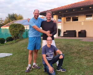 v.l.: Marc-Oliver Sattler, Andreas Springer, kniend Jochen Beck