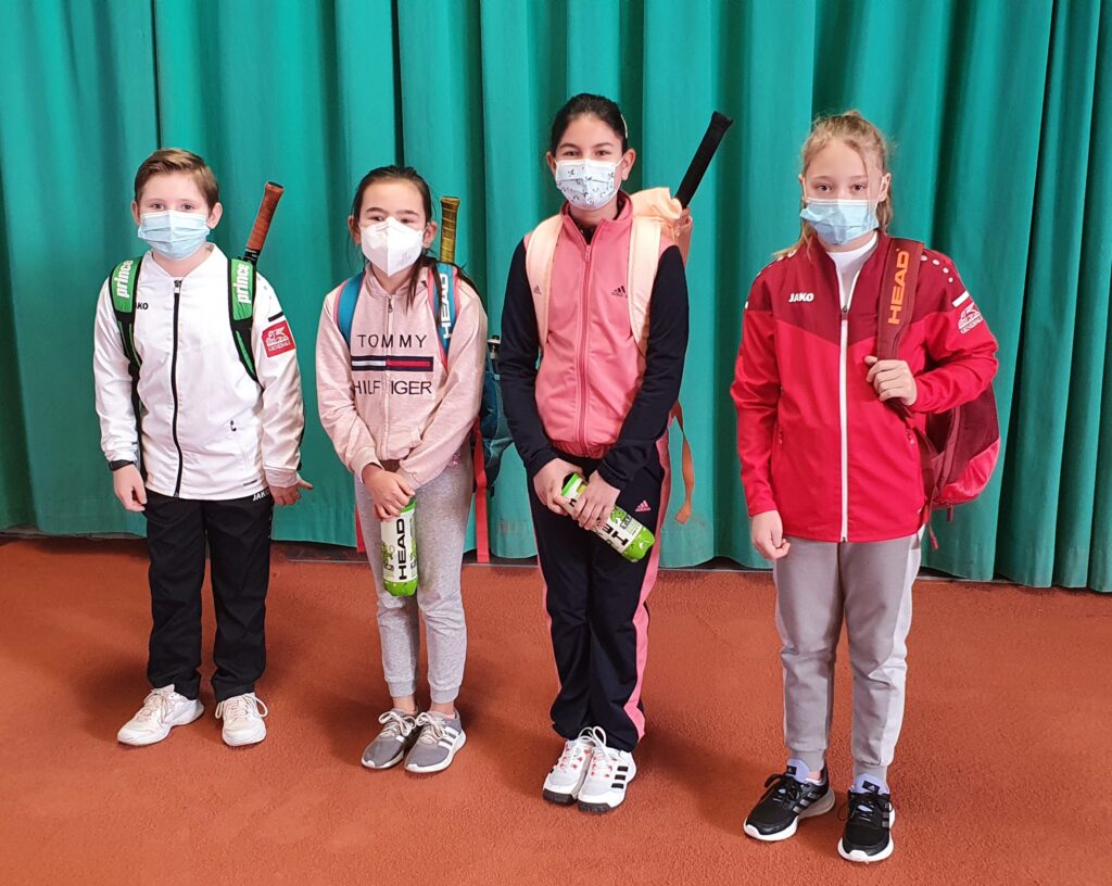 Die U12 Kids mit Valentin Schramme, Emily Knaus, Letizia Marisescu und Liana Ebel