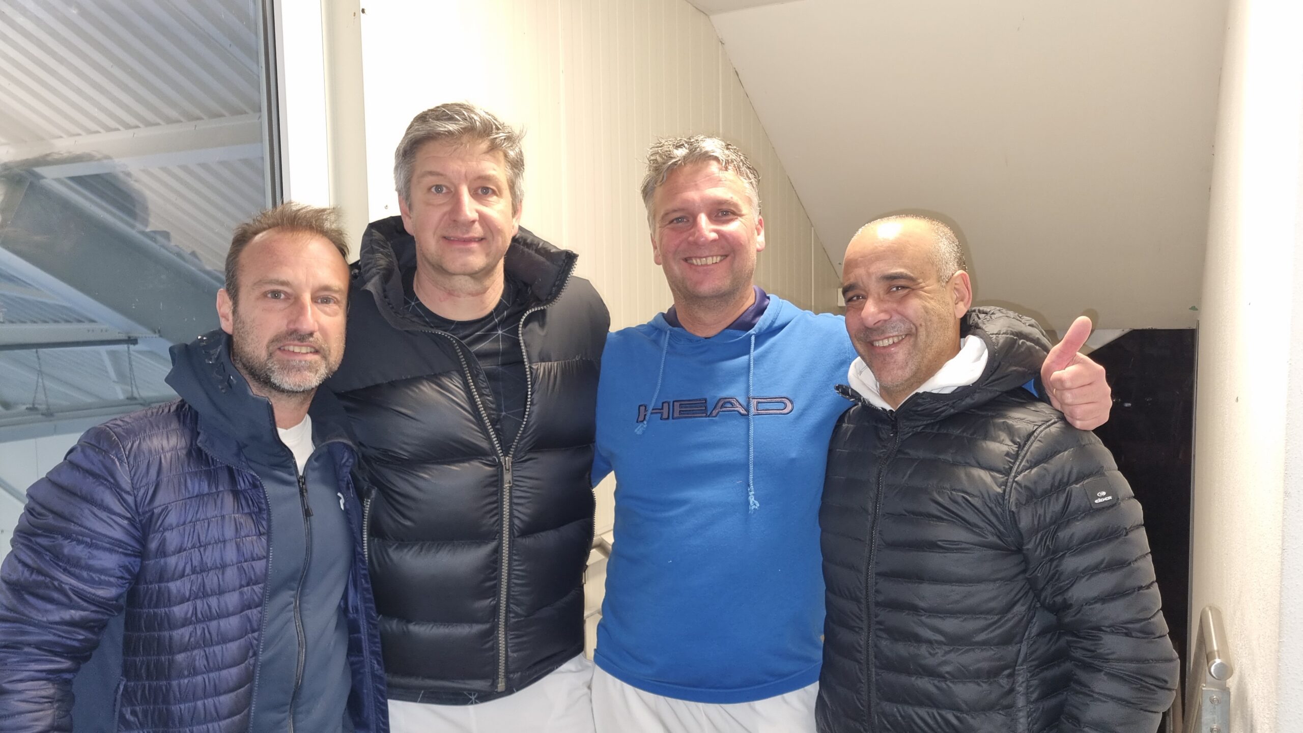 Ein starkes Verbandsspiel. Mit 6:0 gewannen die Herren 40-1 gegen Altshausen. v.l.: Andreas Schätzle, Jochen Schirmer, Ralf Hauser & Mehdi Benarbi.