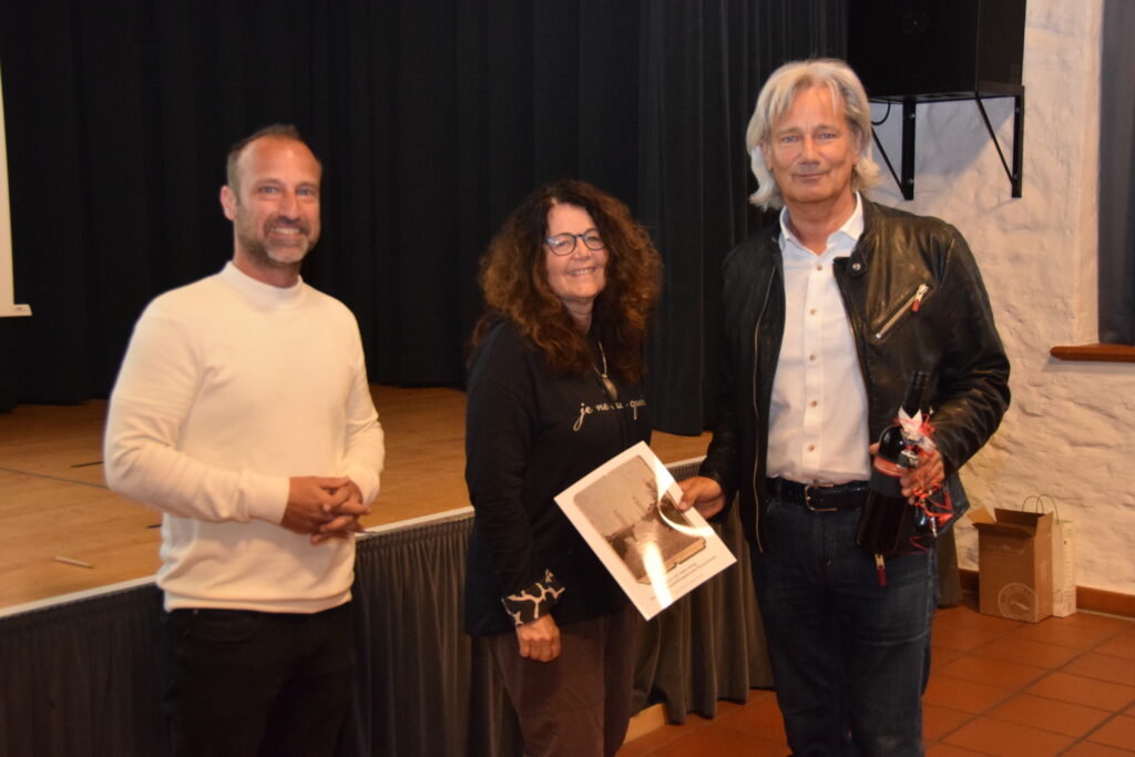 Michael Schürger (rechts) wurde für 50 Jahre Mitgliedschaft im TCL geehrt.