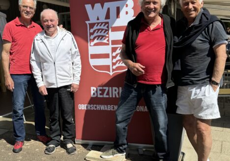 Herren 75 bei der Bezirksmeiterschaft: von links Reini Miller, Berthold Landthaler, Wolfgang Kallina, Frank Müller-Thoma